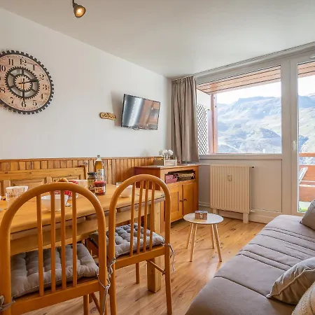 Апартаменты Les Lauzes D12 By Interhome